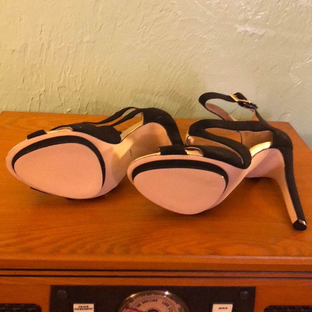 Shoes - Picture 4 of 4